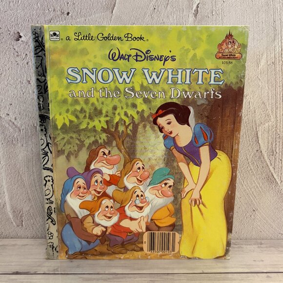 5 for $15📕Walt Disneys Snow White and the Seven Dwarfs Golden Book (SKU: 236MI) - Picture 1 of 7